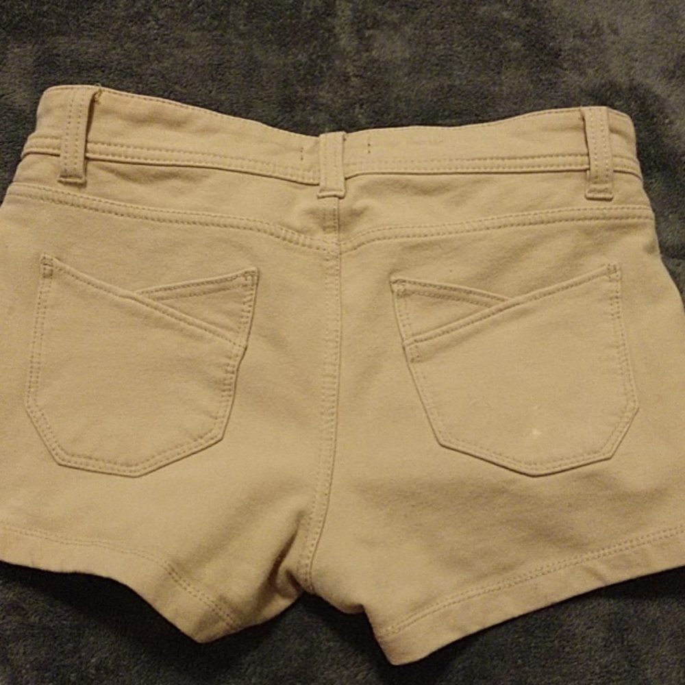 Shorts - Picture 2 of 3